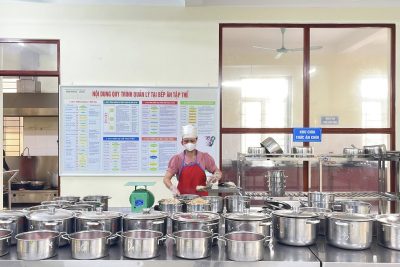 KIỂM TRA ĐỘT XUẤT BẾP ĂN BÁN TRÚ TẠI TRƯỜNG MẦM NON YÊN NAM